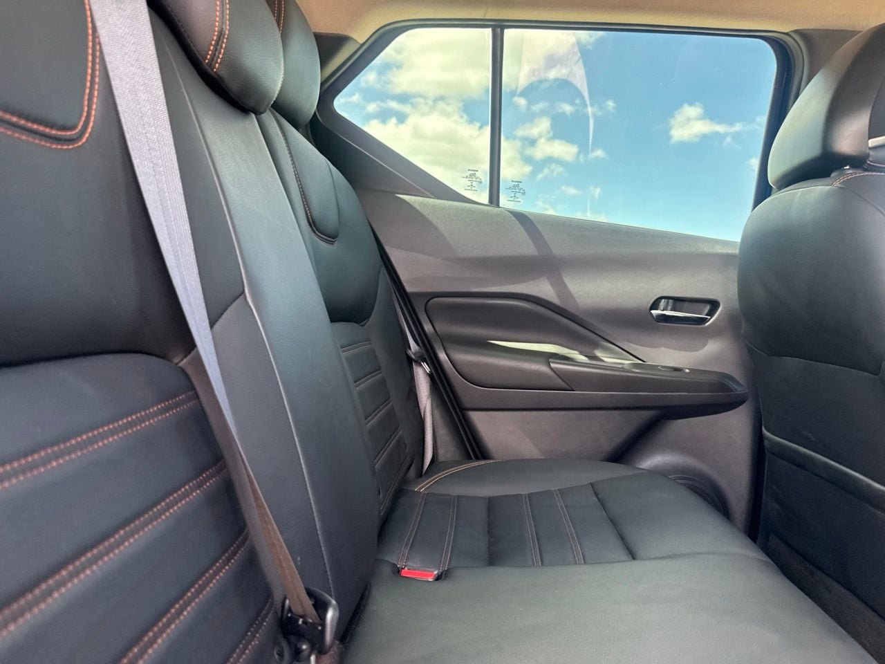 Certified 2019 Nissan Kicks SR w/ SR Premium Package FWD image 30