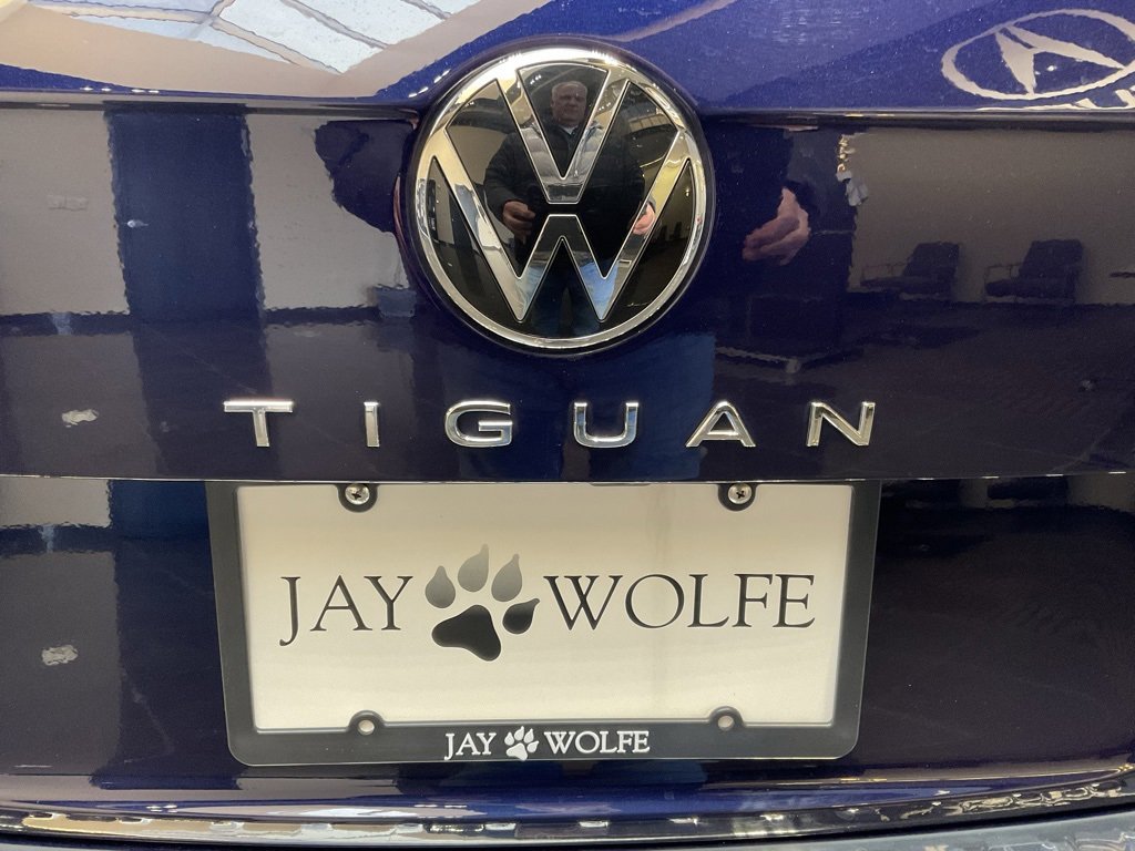 Used 2023 Volkswagen Tiguan SE w/ Panoramic Sunroof Package image 22
