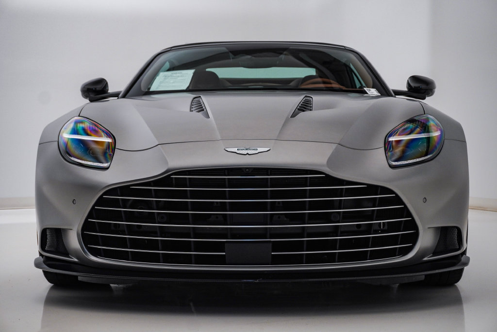 Used 2026 Aston Martin Vanquish Convertible RWD image 5