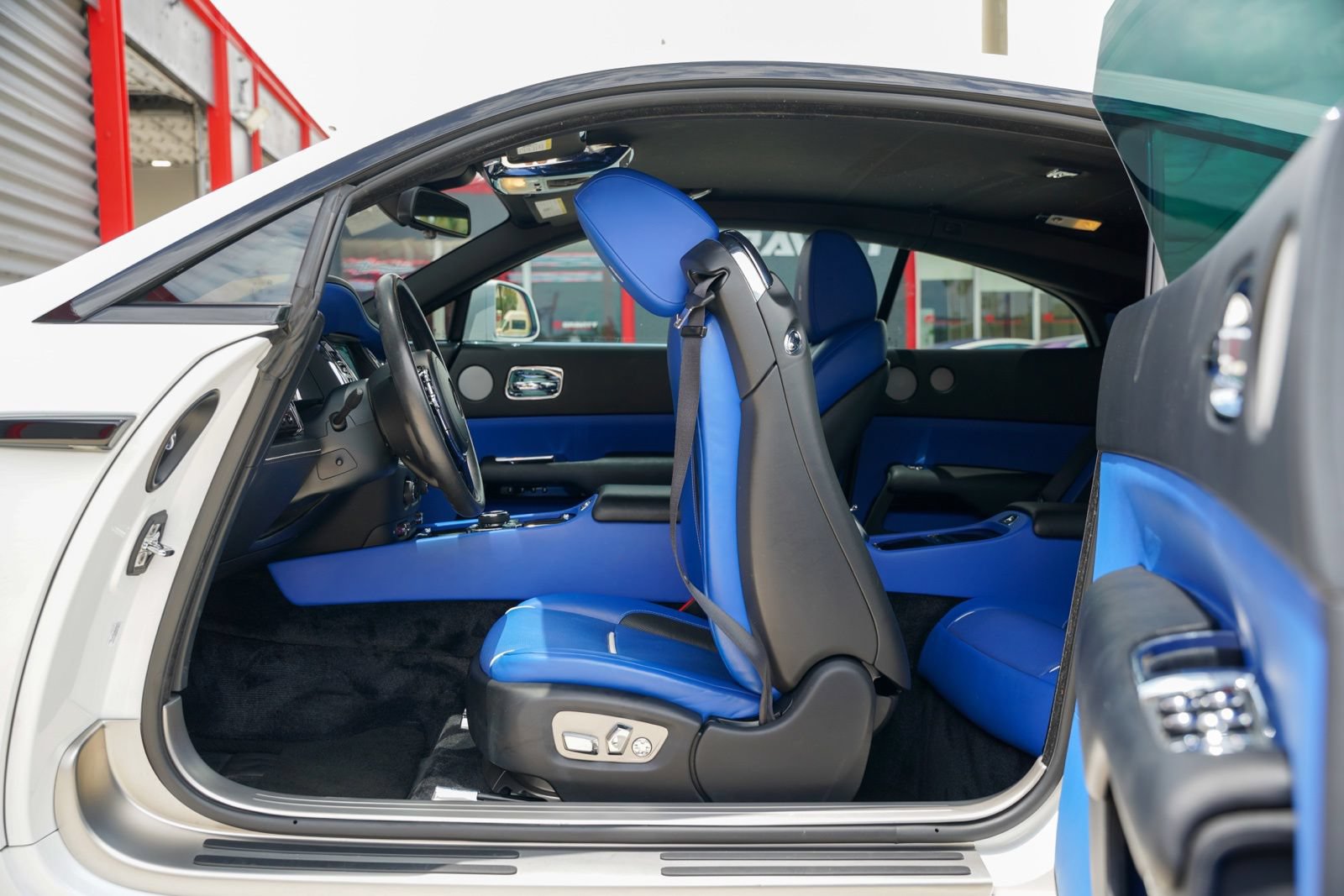 Used 2019 Rolls-Royce Wraith RWD image 23