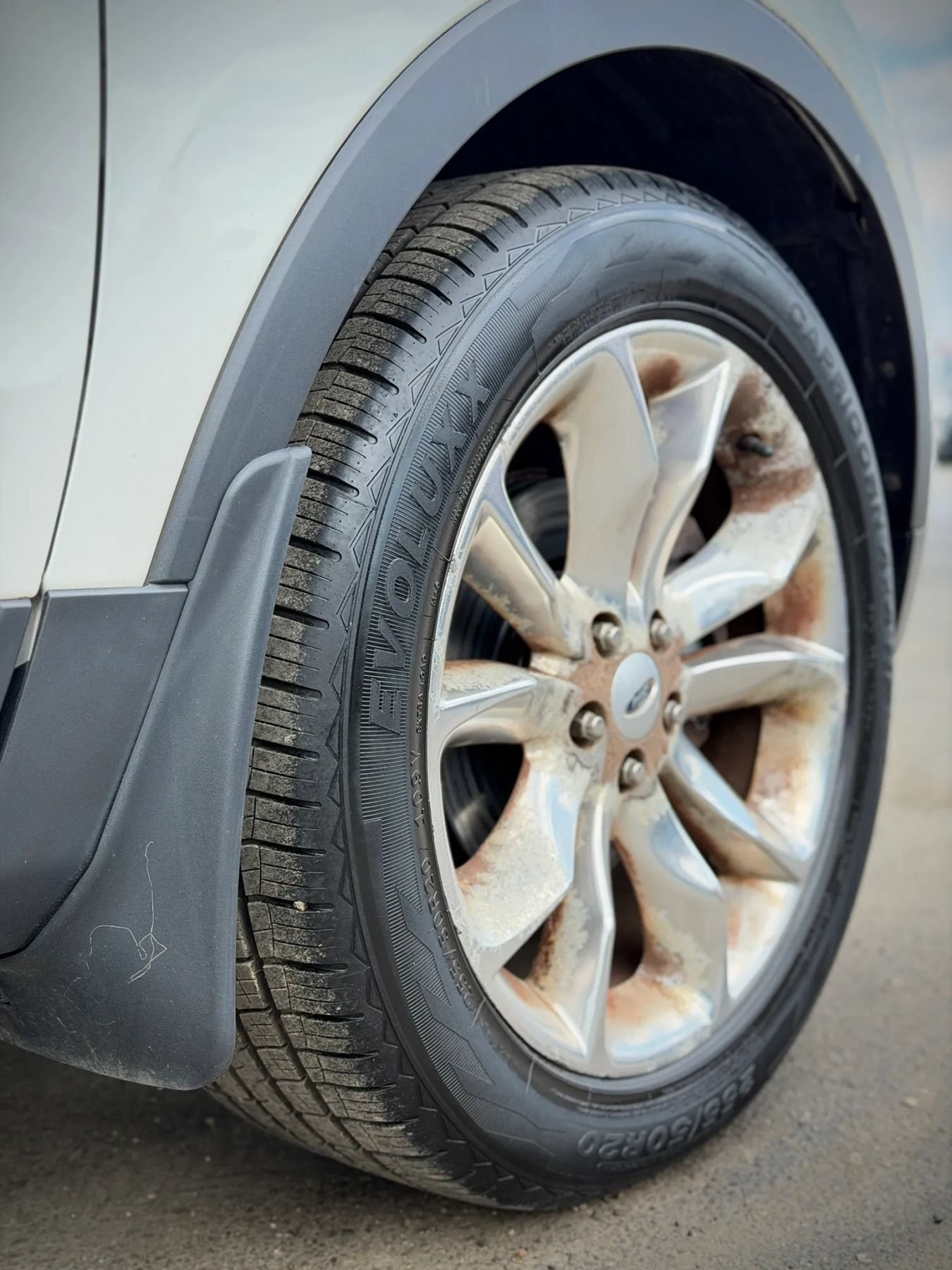 Used 2012 Ford Explorer XLT FWD image 25