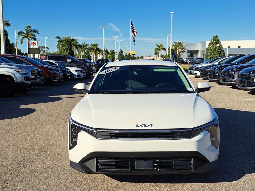 Used 2025 Kia K4 LXS image 9