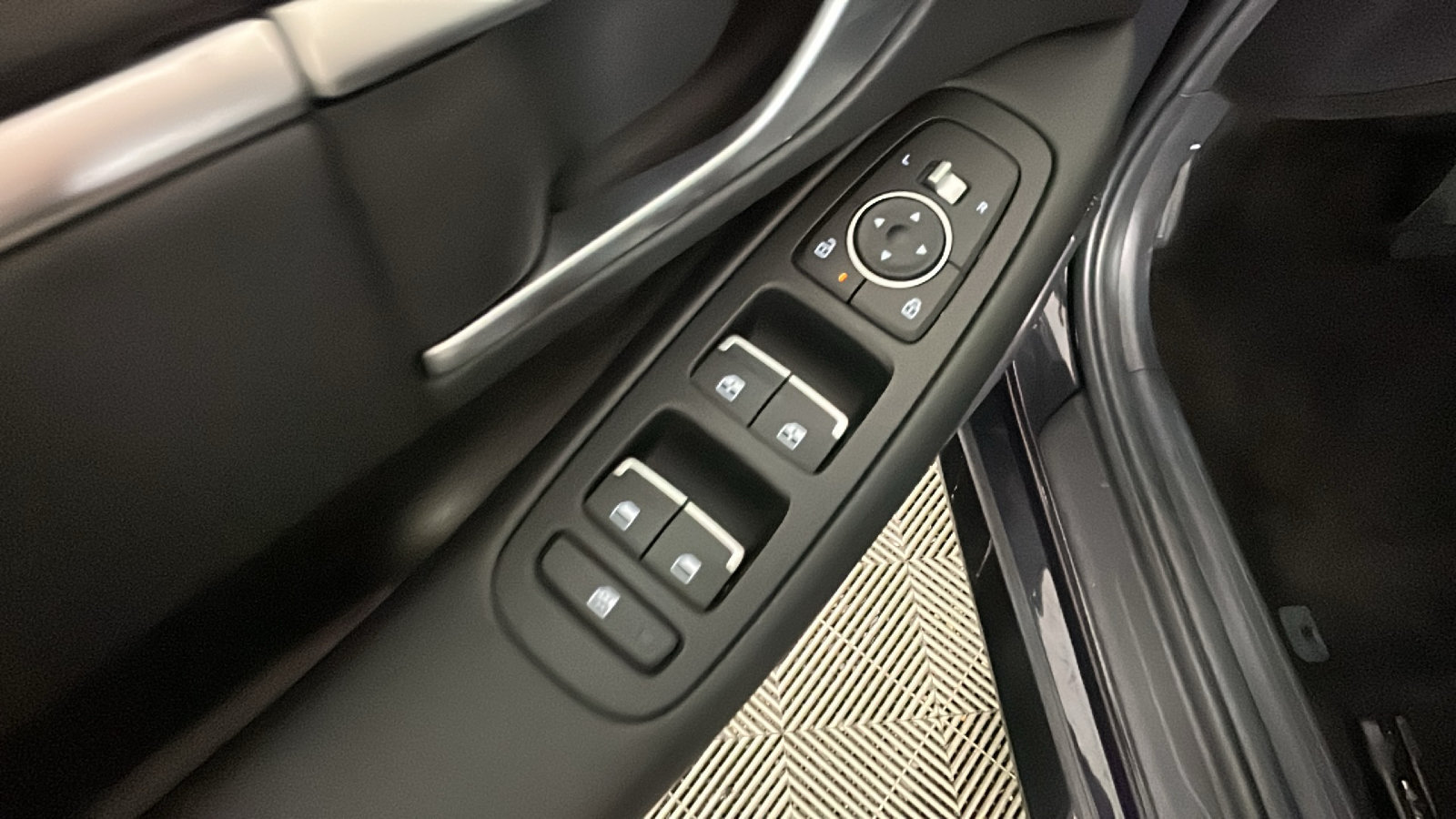 Used 2025 Hyundai Sonata SEL FWD image 13