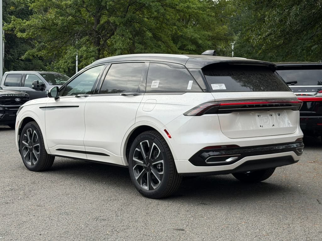 New 2026 Lincoln Nautilus Reserve AWD/4WD image 4