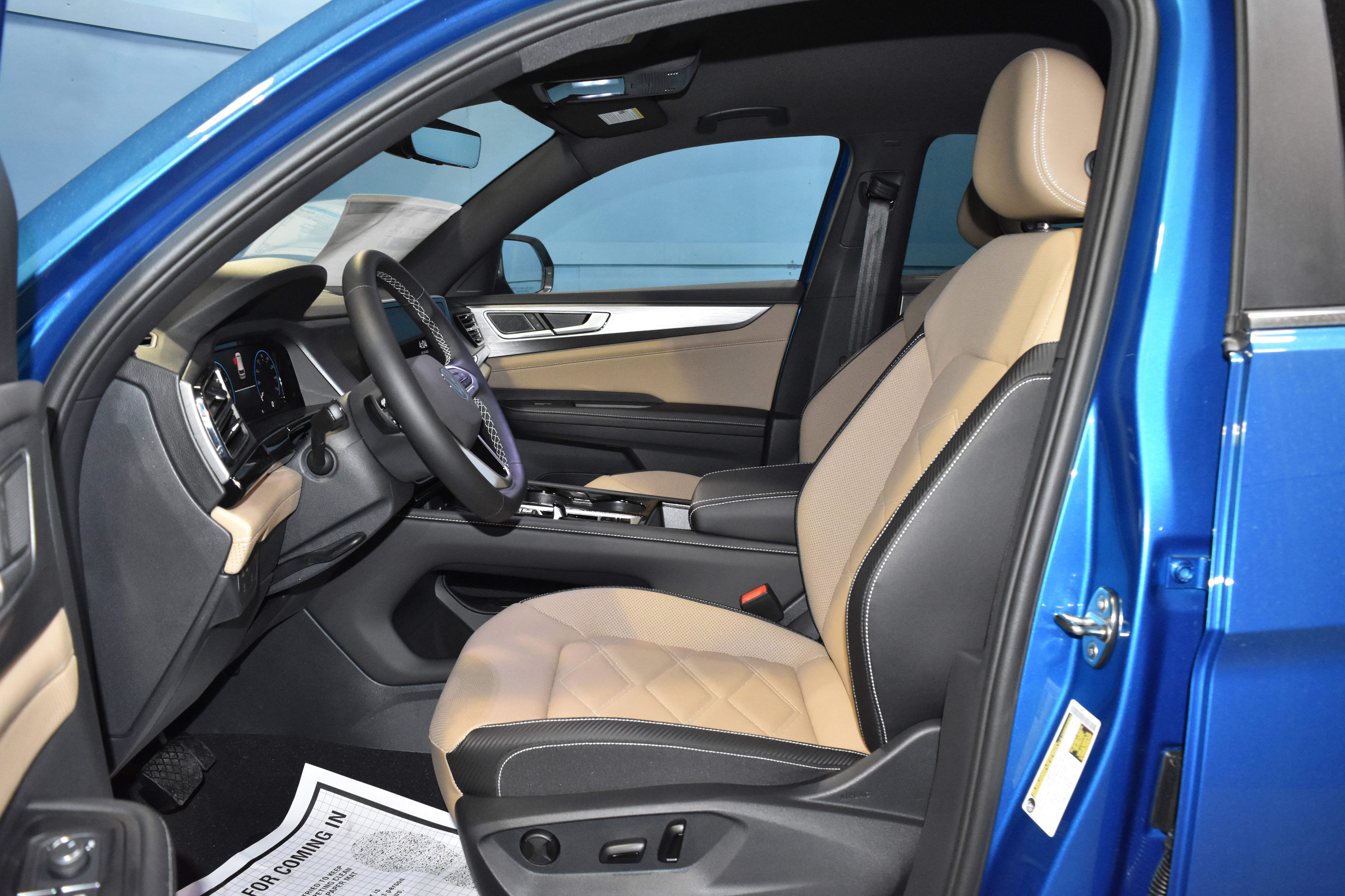 New 2025 Volkswagen Atlas Cross Sport SE image 6