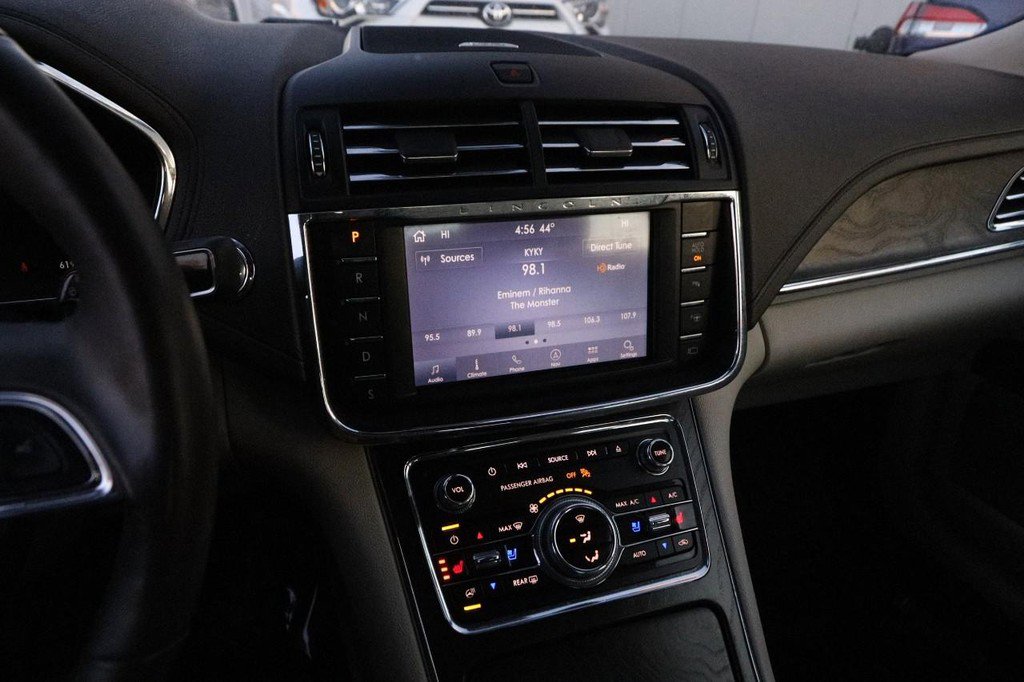 Used 2020 Lincoln Continental Reserve w/ Luxury Package image 16