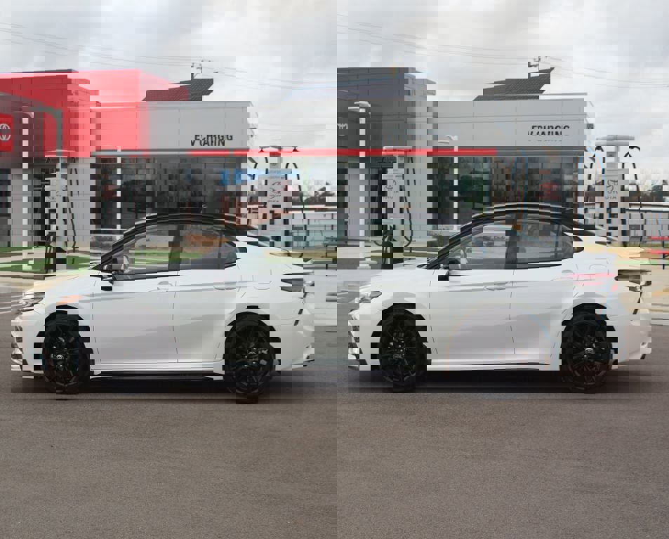 Used 2021 Toyota Camry XSE w/ Navigation Package image 14