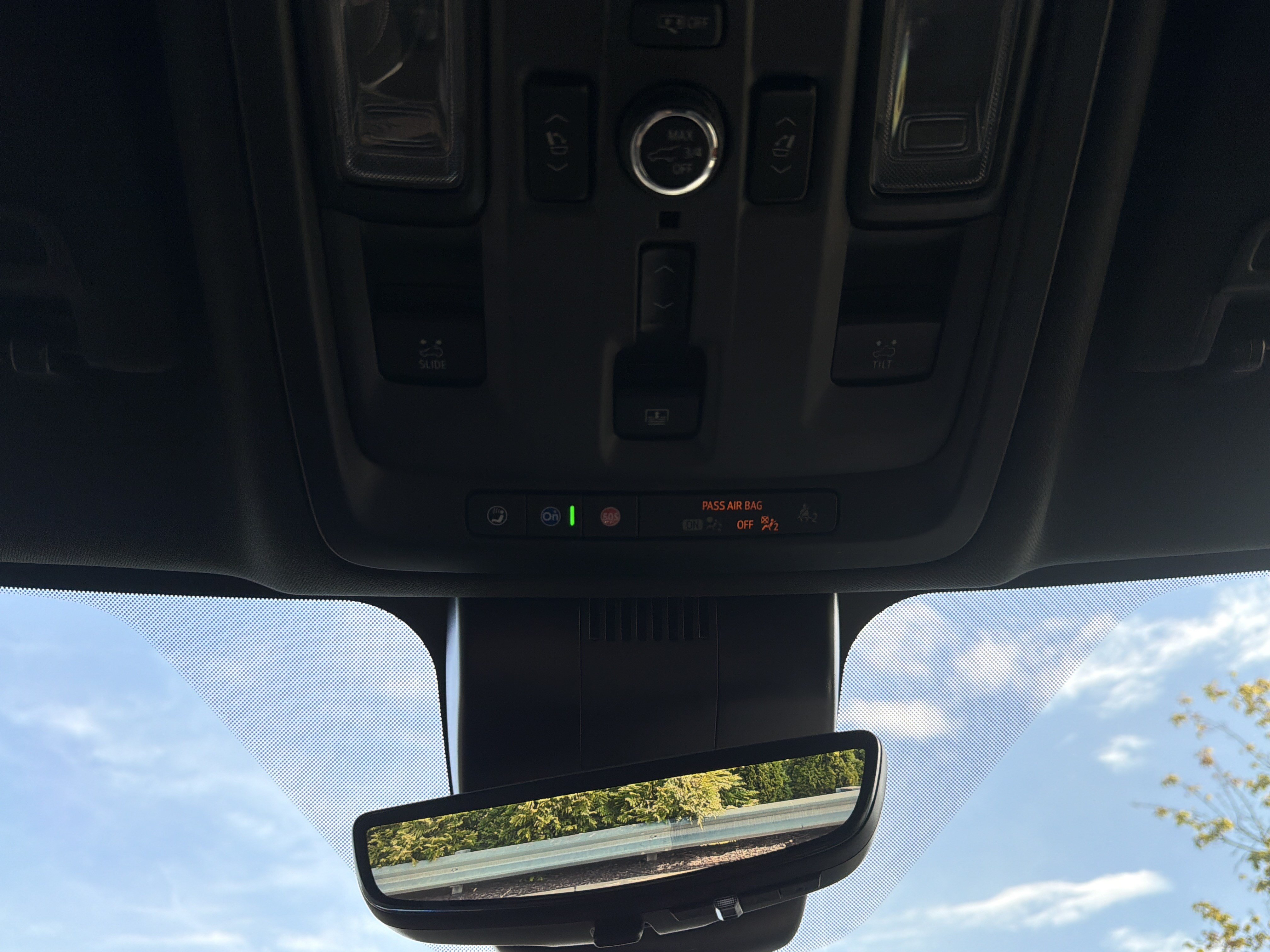 Used 2025 GMC Yukon AT4 Ultimate AWD/4WD image 50