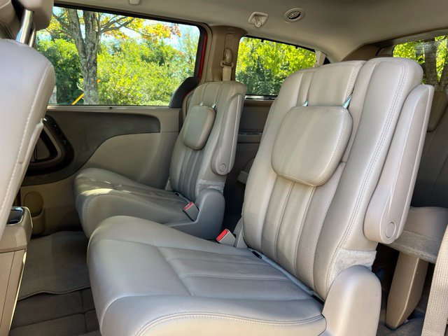 Used 2015 Chrysler Town & Country Touring-L w/ Driver Convenience Group FWD image 15