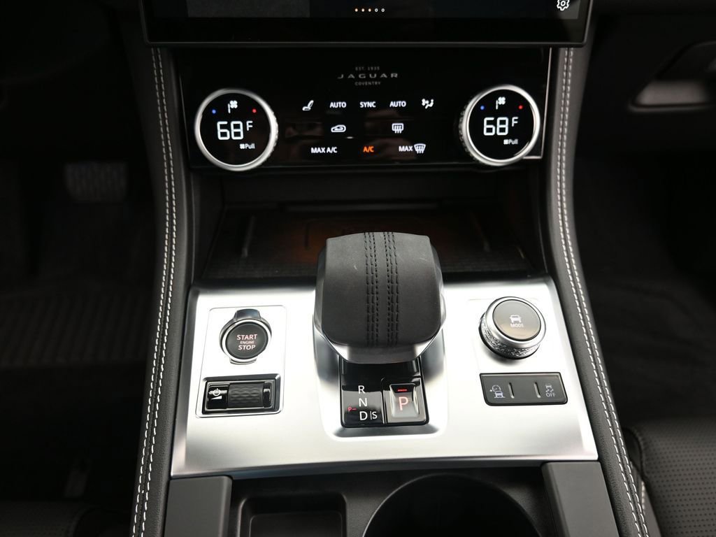 Certified 2025 Jaguar F-PACE R-Dynamic S image 26