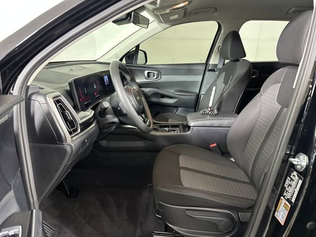 Used 2024 Kia Sorento LX image 11