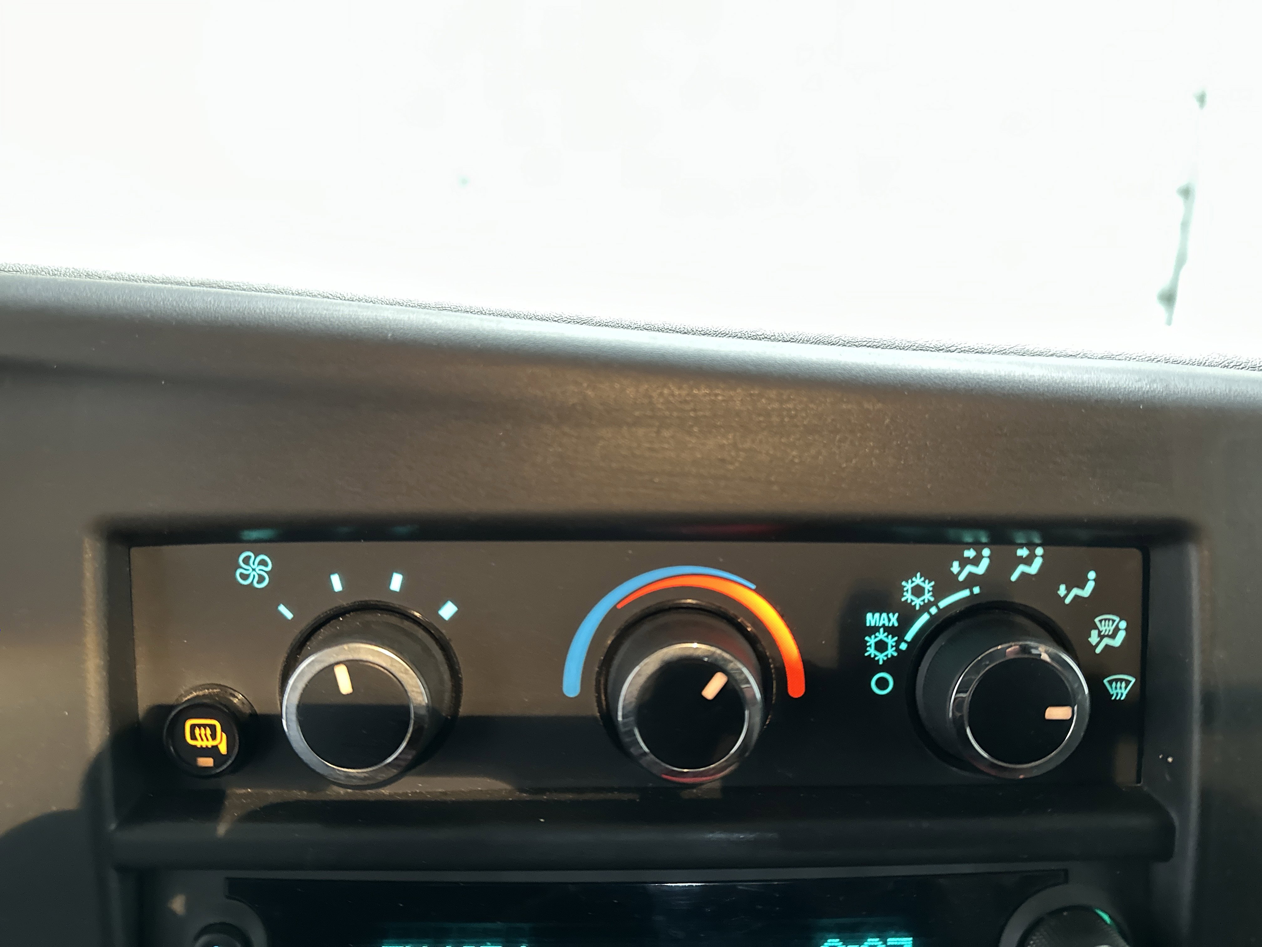 Used 2024 Chevrolet Express 2500 Work Van w/ Driver Convenience Package image 29