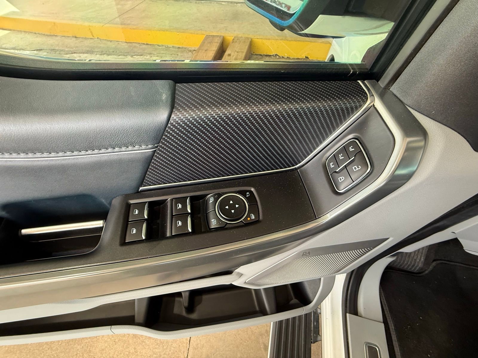 Used 2023 Ford F150 Limited image 13