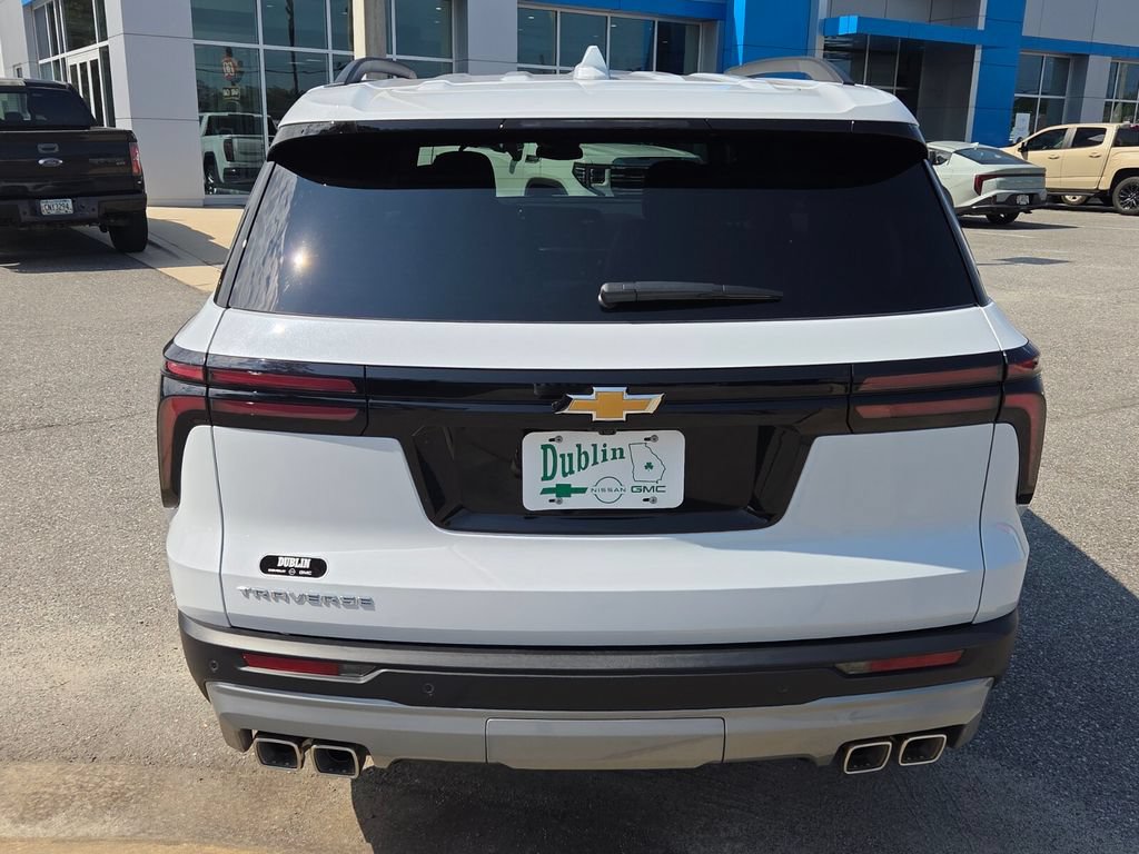 New 2027 Chevrolet Traverse LT w/ Sun and Wheel Package FWD image 10