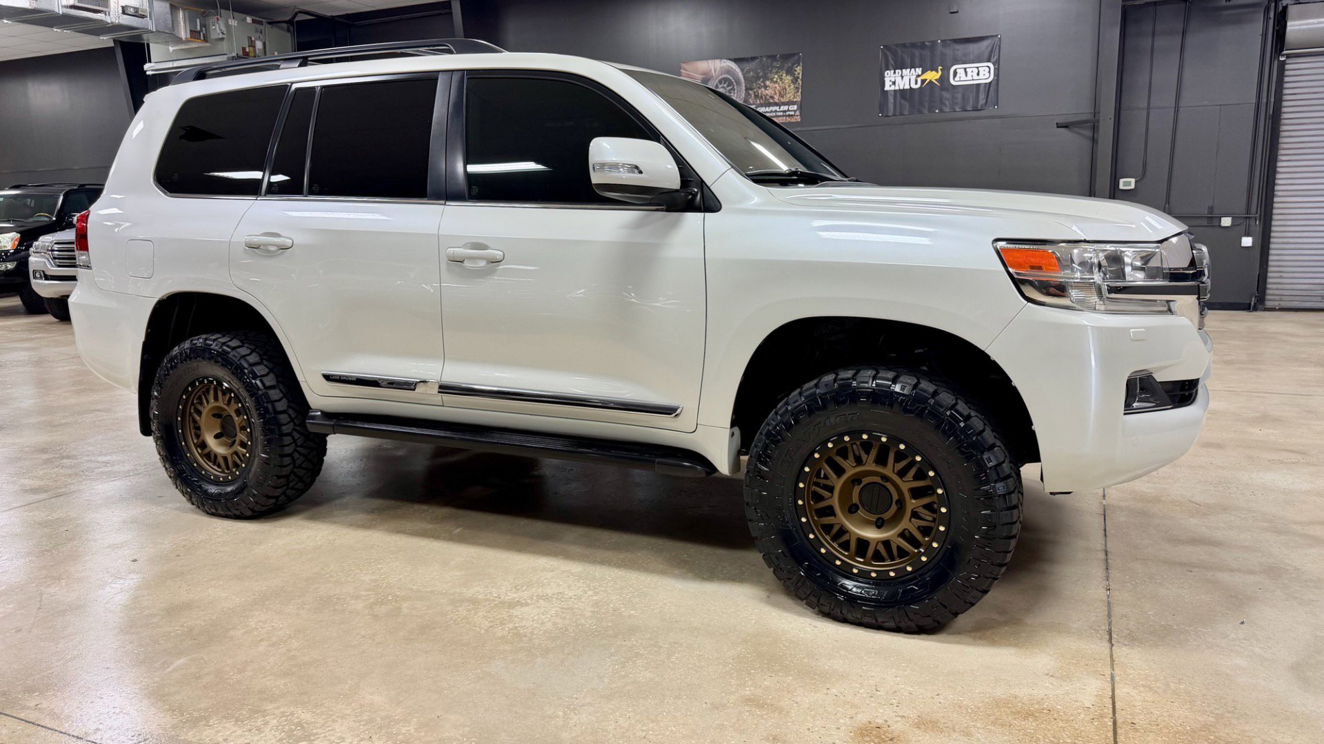 Used 2016 Toyota Land Cruiser AWD/4WD image 12