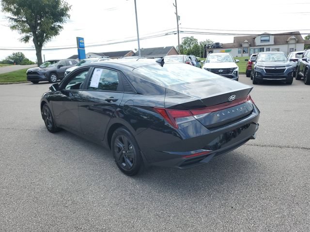 Used 2023 Hyundai Elantra SEL FWD image 3