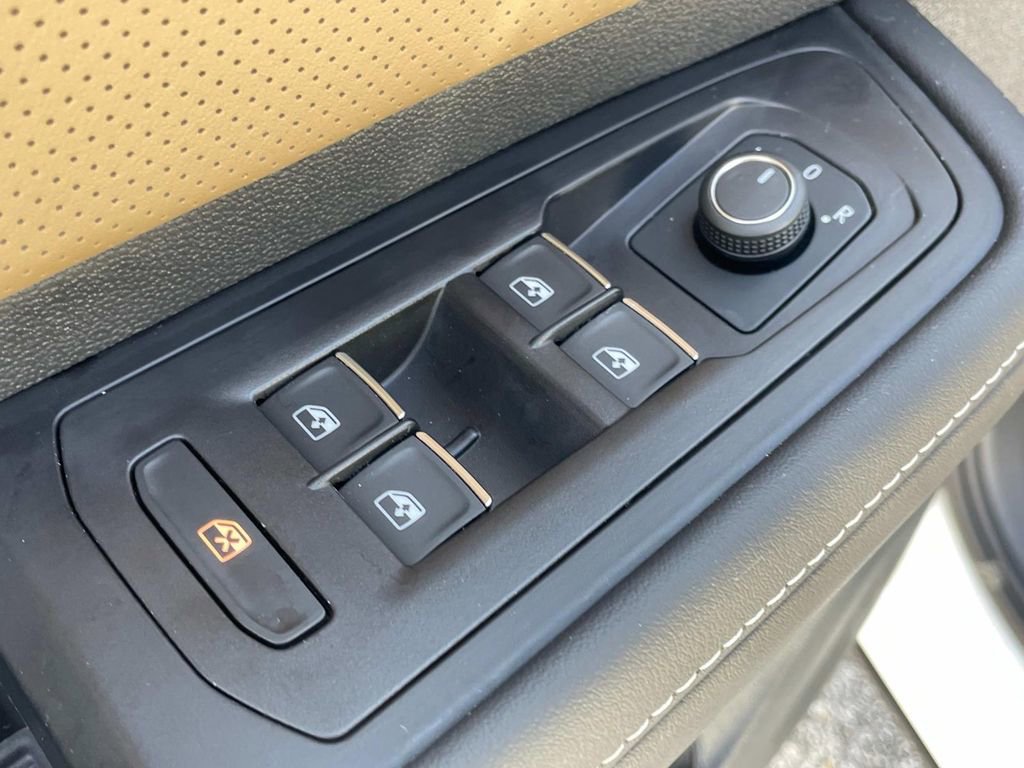 Used 2025 Volkswagen Atlas Cross Sport SE image 15