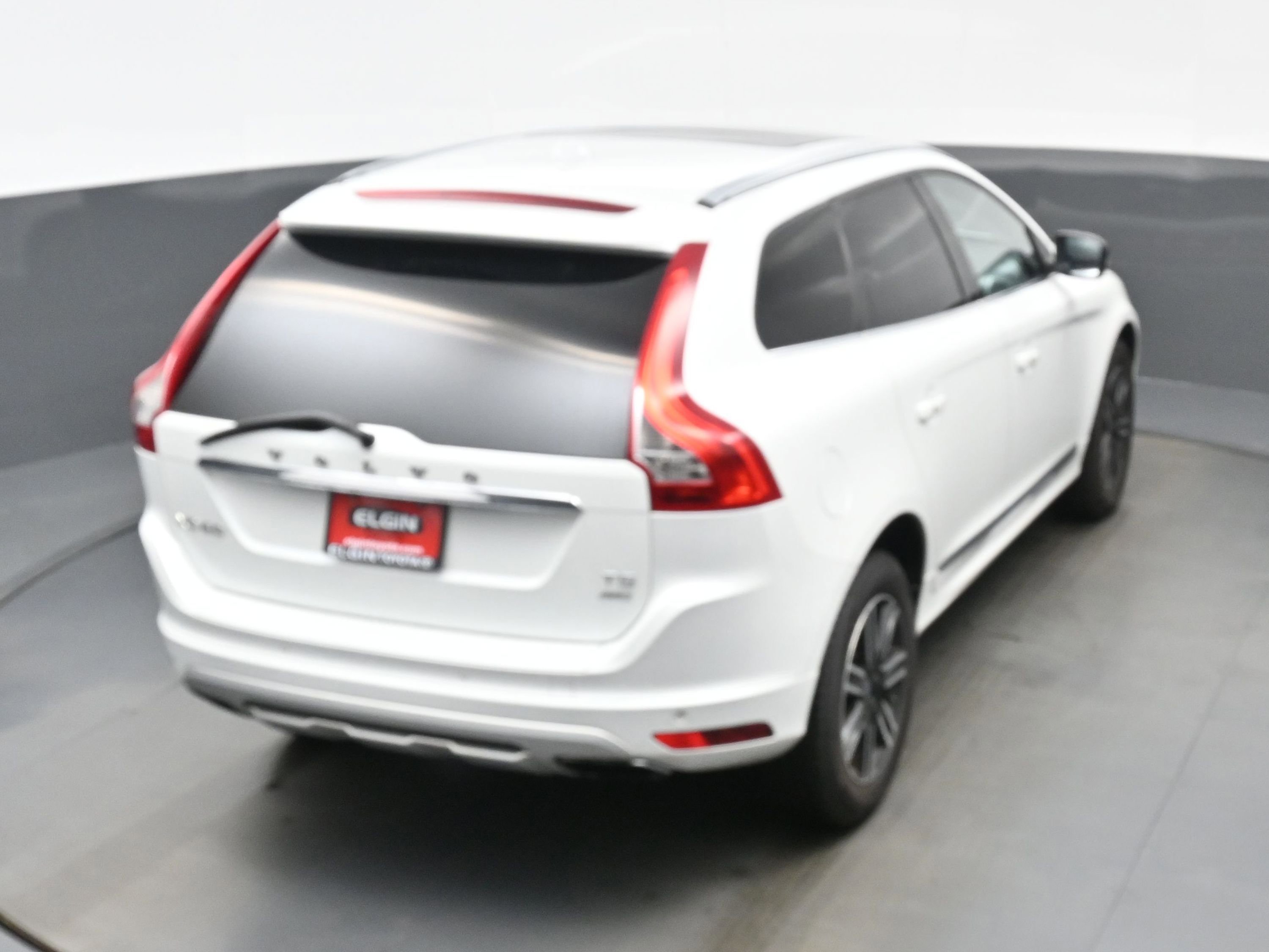 Used 2017 Volvo XC60 T5 Dynamic w/ Preferred Option Package image 40