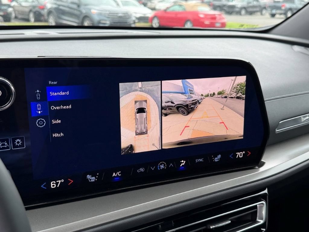 New 2026 Chevrolet Traverse LT w/ Sun and Wheel Package FWD image 22