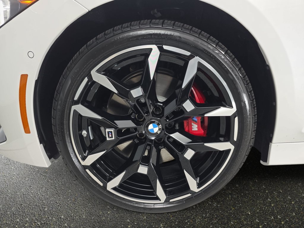 New 2026 BMW 330i xDrive Sedan w/ M Sport Package AWD/4WD image 32