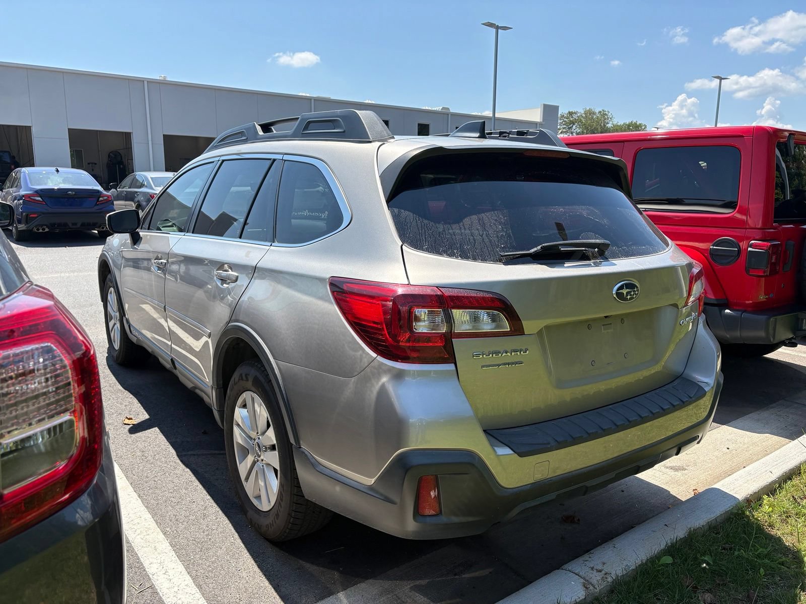 Used 2019 Subaru Outback 2.5i Premium AWD/4WD image 4