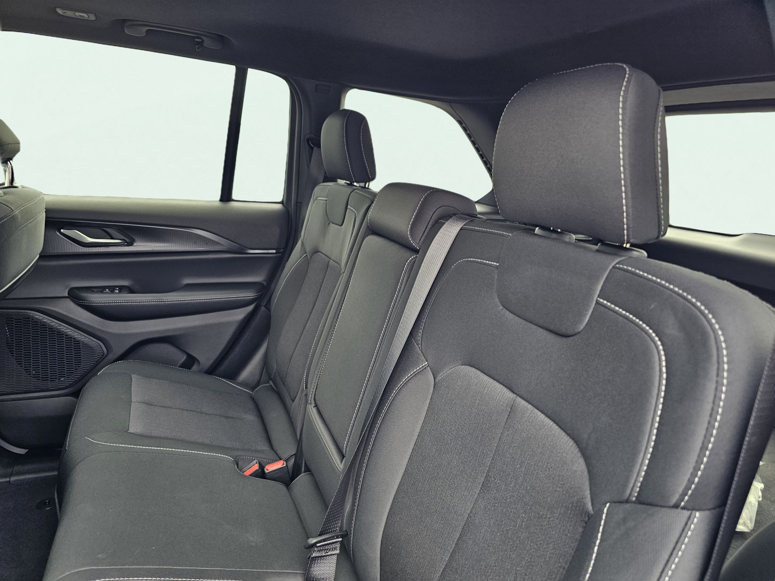 New 2026 Jeep Grand Cherokee Laredo X RWD image 33