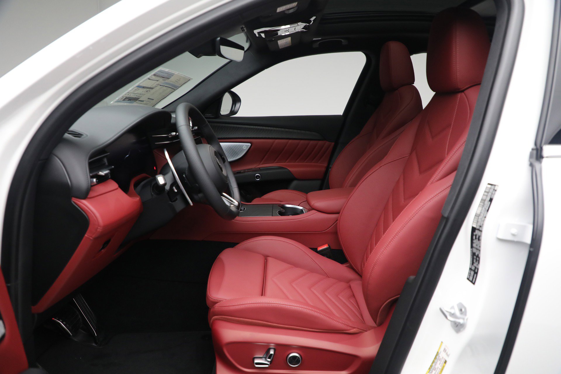 New 2025 Maserati Grecale GT image 14