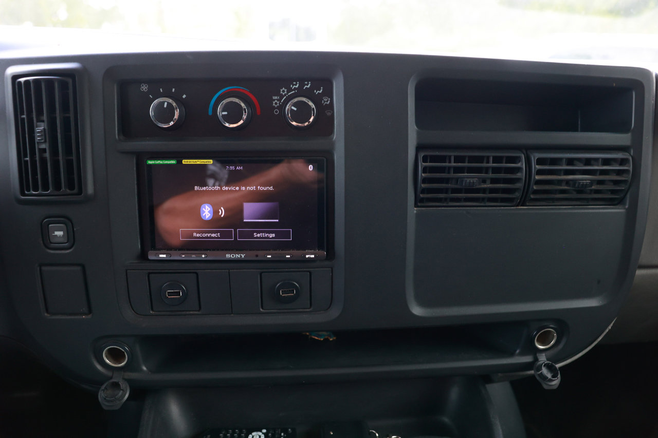 Used 2004 Chevrolet Express 3500 image 25