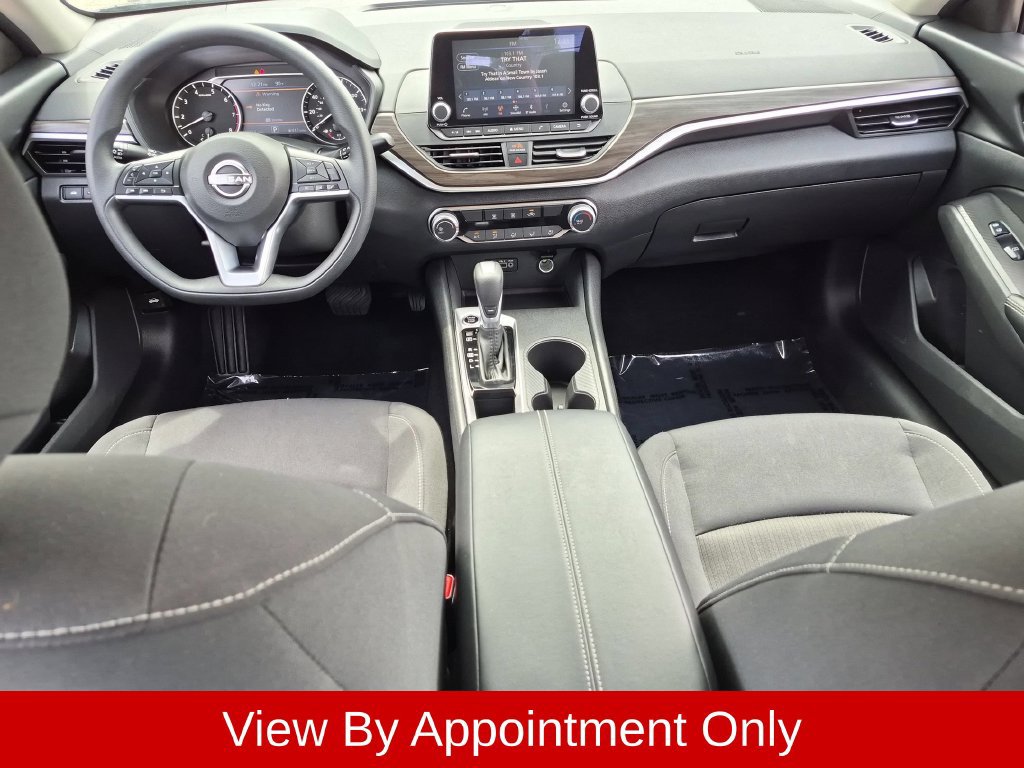 Used 2025 Nissan Altima 2.5 SV FWD image 22