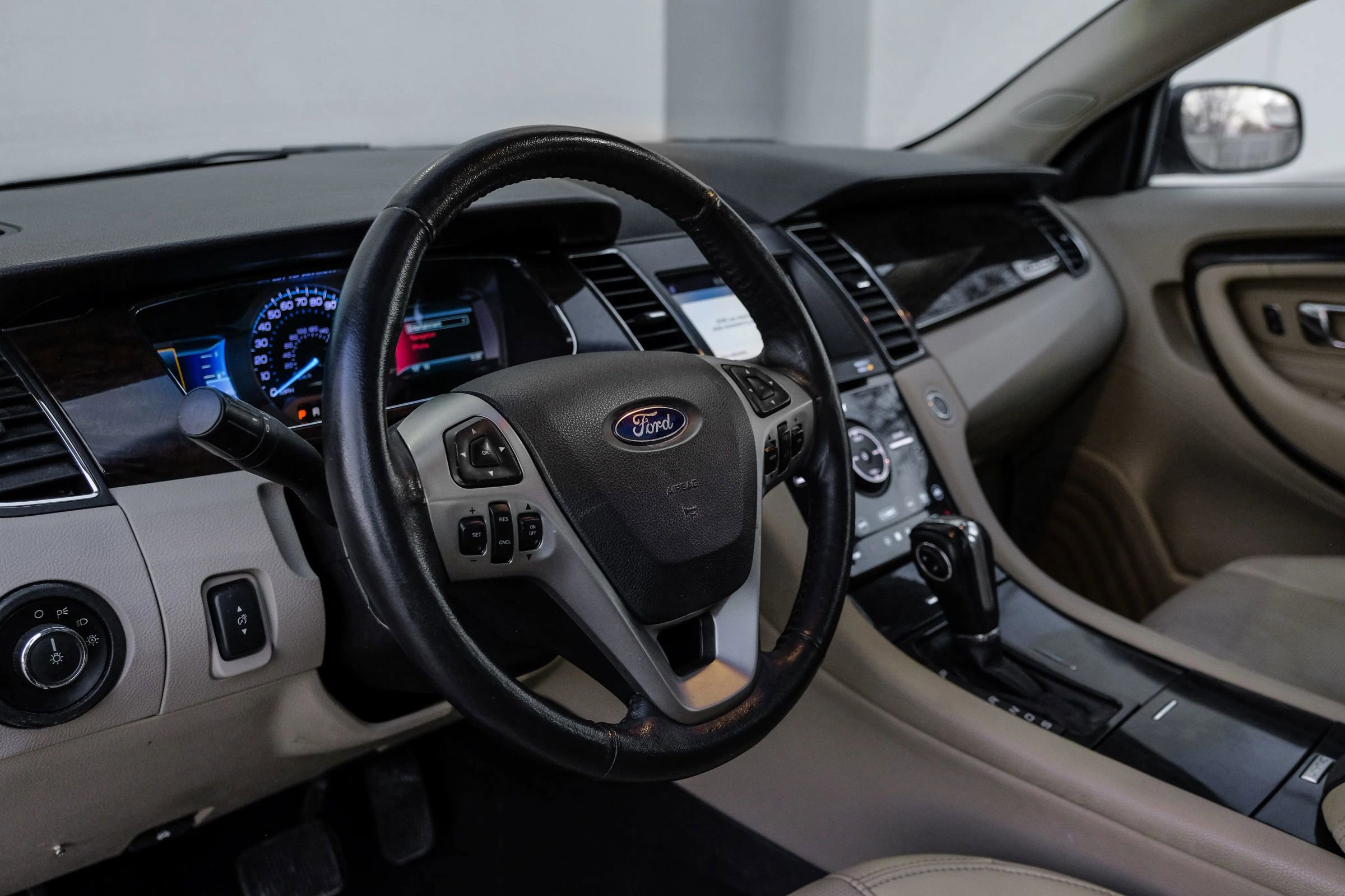 Used 2019 Ford Taurus Limited image 24