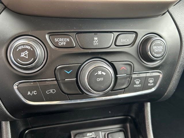 Used 2017 Jeep Cherokee Sport w/ Safety Group AWD/4WD image 29