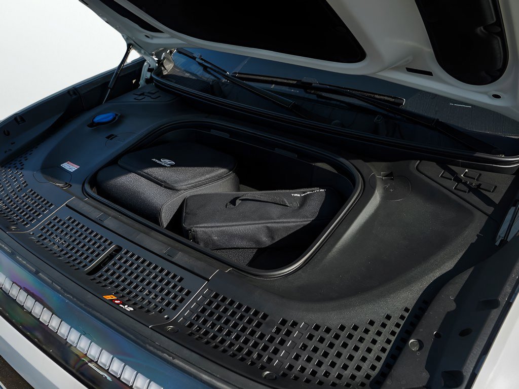 New 2026 Hyundai Ioniq 9 S image 7