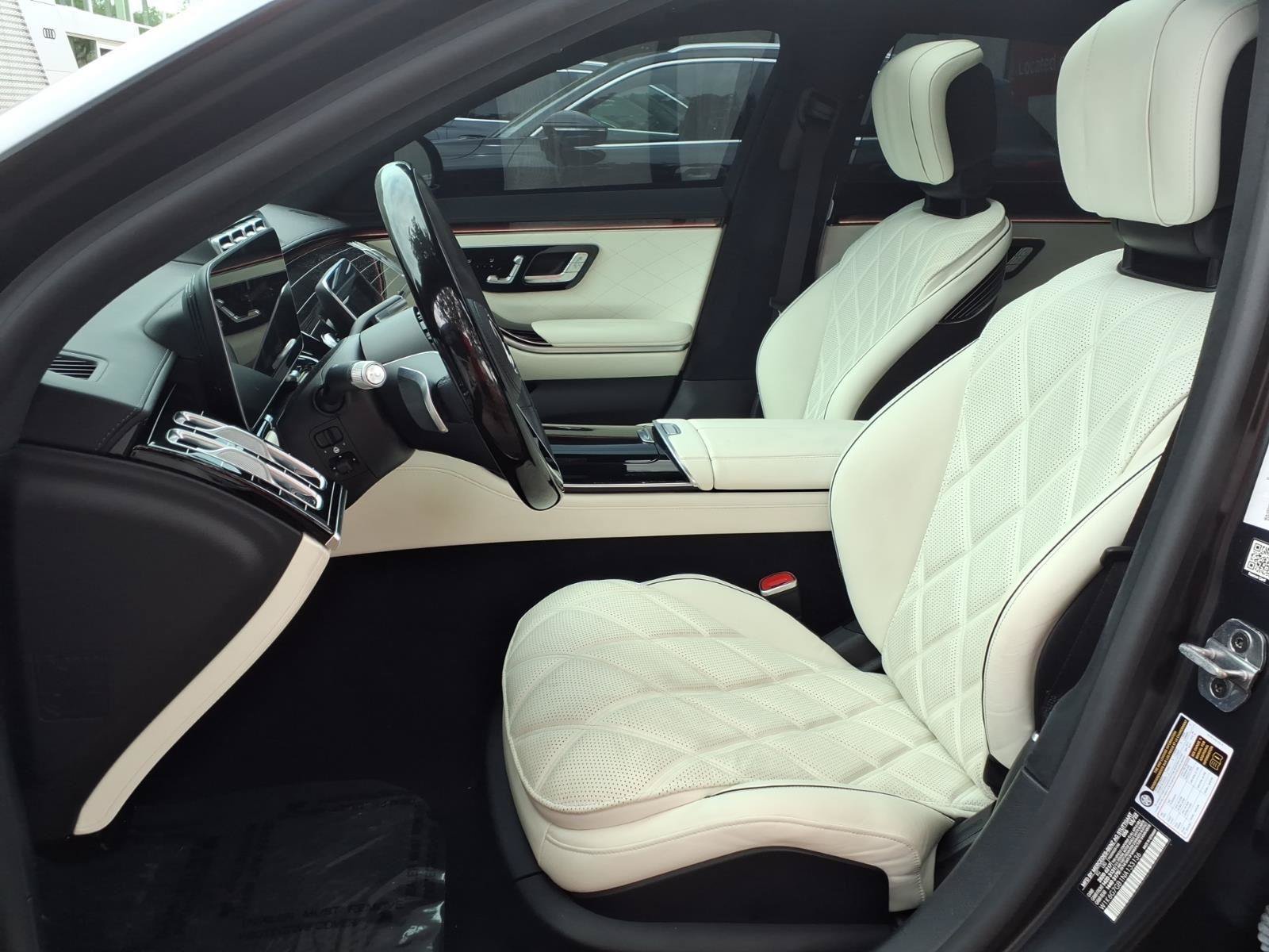 Used 2022 Mercedes-Benz S 580 4MATIC Sedan w/ AMG Line Package image 20