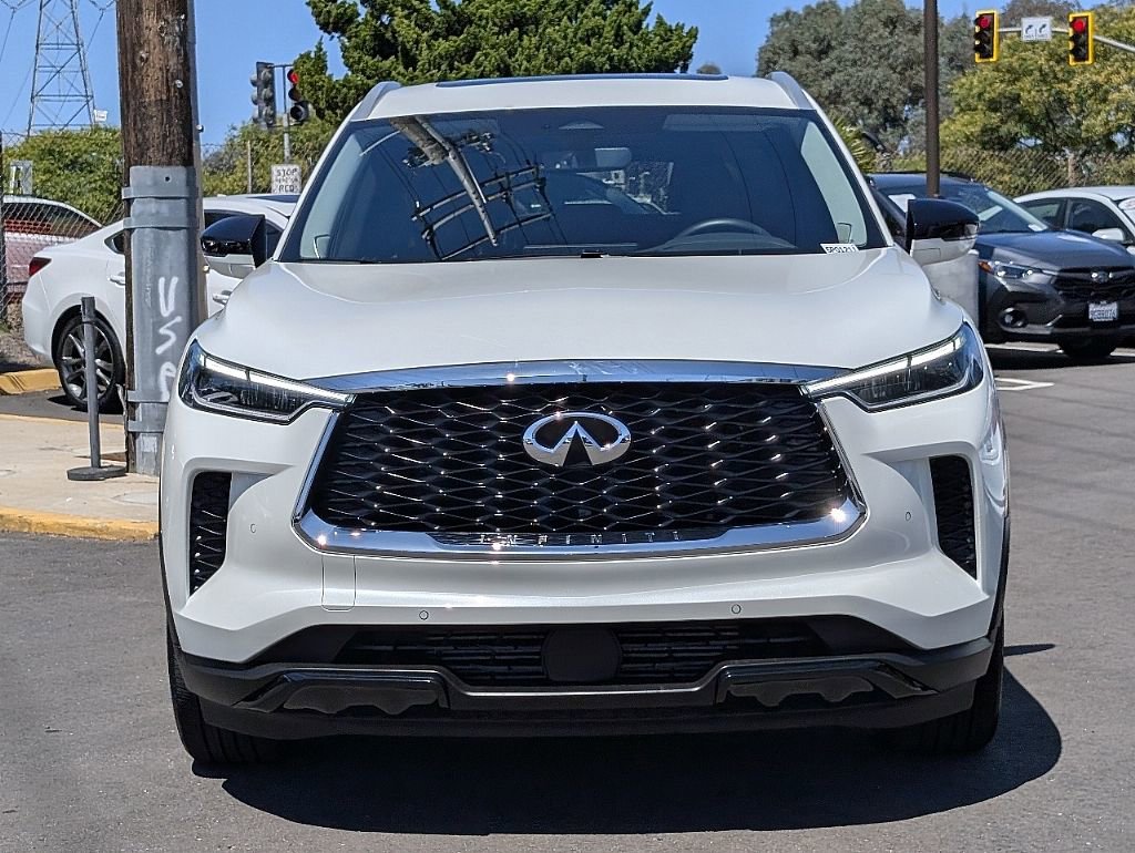 Used 2025 INFINITI QX60 Luxe w/ Lighting Package (N94) FWD image 8