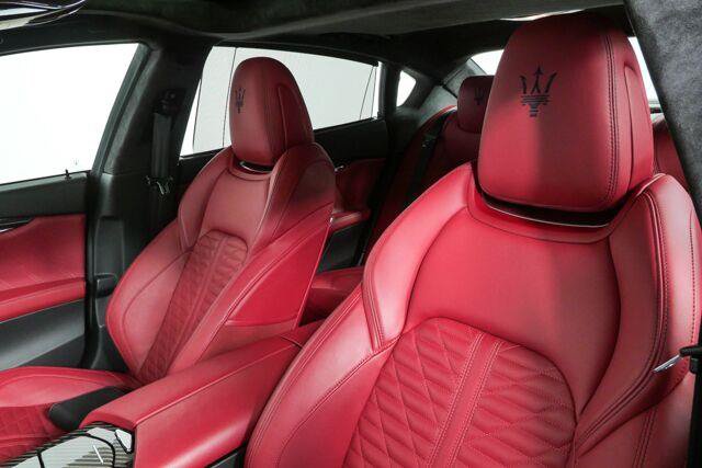 Used 2023 Maserati Quattroporte Modena RWD image 2