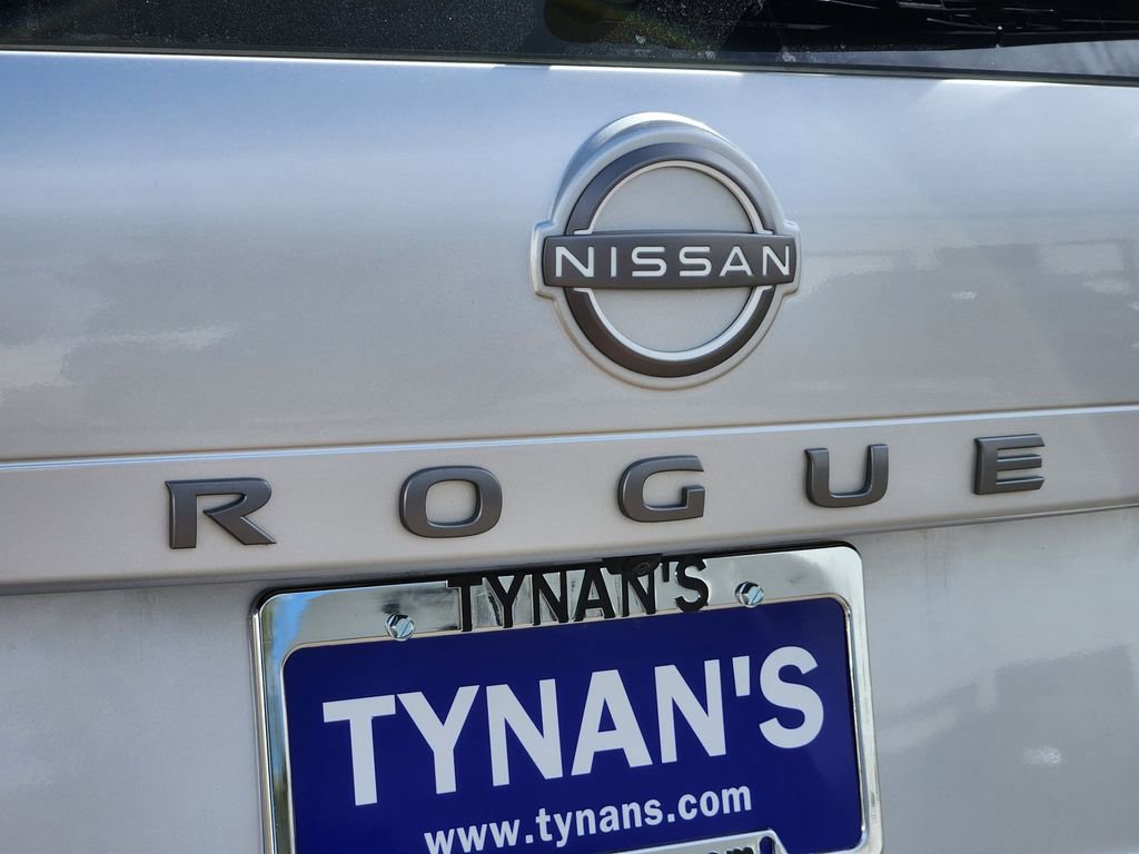 Used 2024 Nissan Rogue S image 14