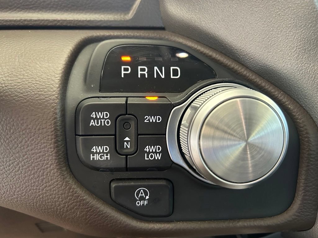 Used 2025 RAM 1500 Laramie AWD/4WD image 9