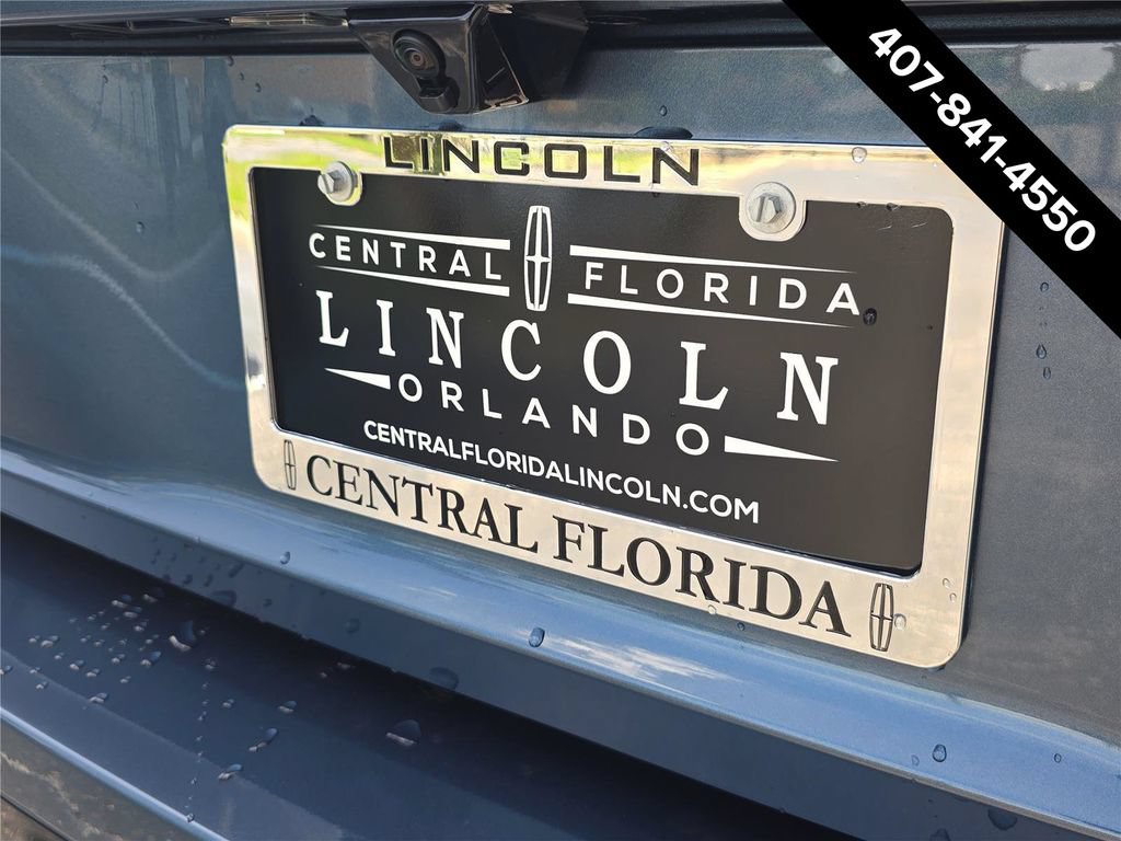 New 2027 Lincoln Navigator Premiere RWD image 5