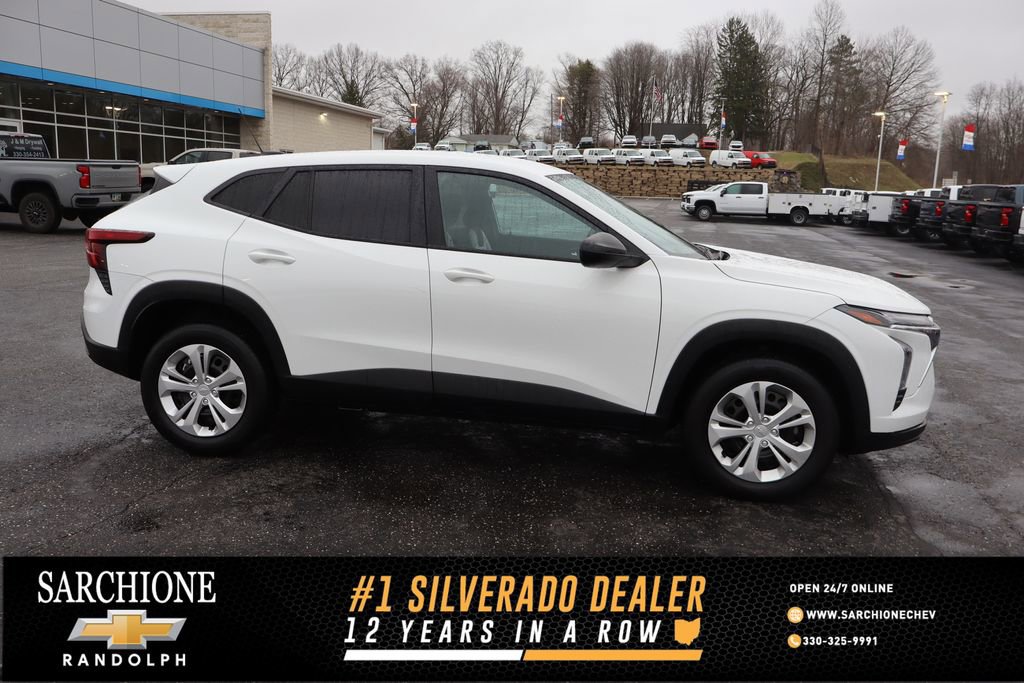 Used 2024 Chevrolet Trax LS image 1