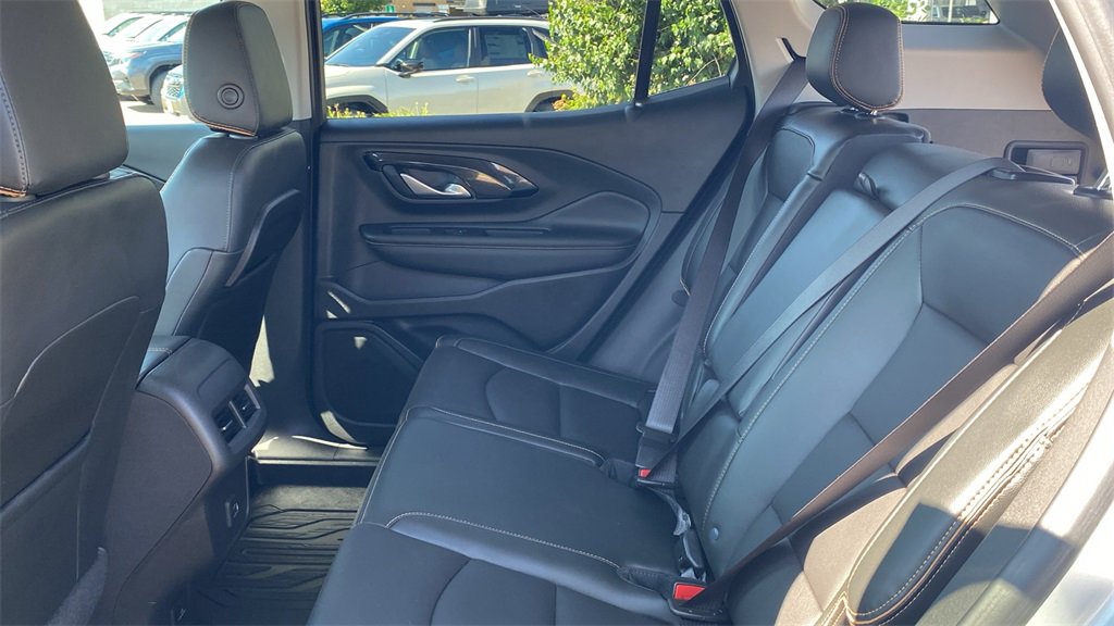 Used 2022 GMC Terrain AT4 image 14