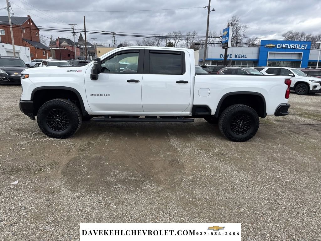 Used 2024 Chevrolet Silverado 2500 ZR2 w/ Technology Package image 2