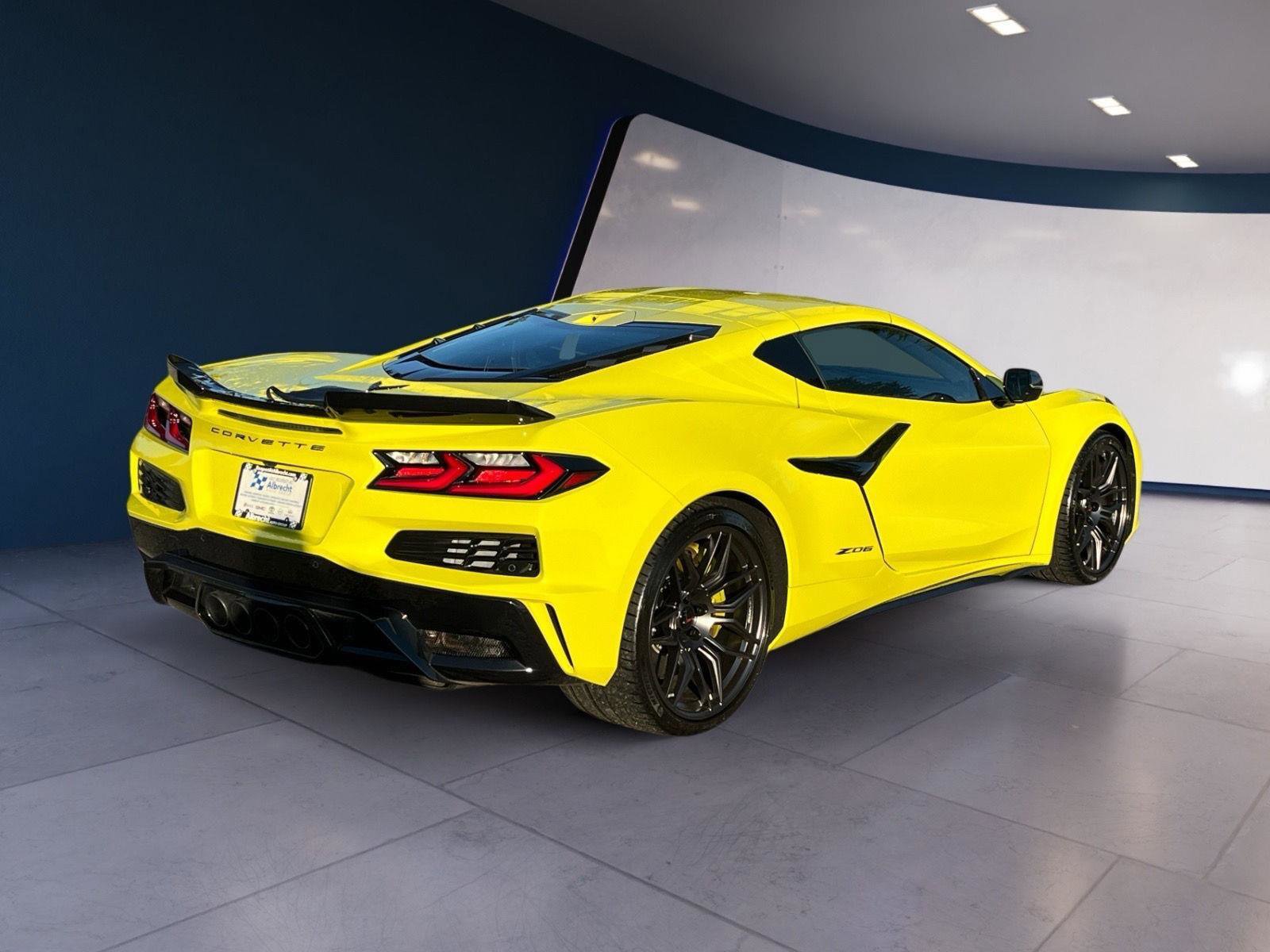 Used 2024 Chevrolet Corvette Z06 image 3