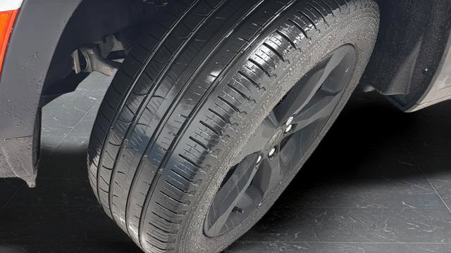 Used 2025 Jeep Grand Cherokee Limited w/ Black Appearance Package image 30