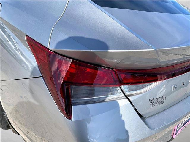 Used 2022 Hyundai Elantra SEL FWD image 29