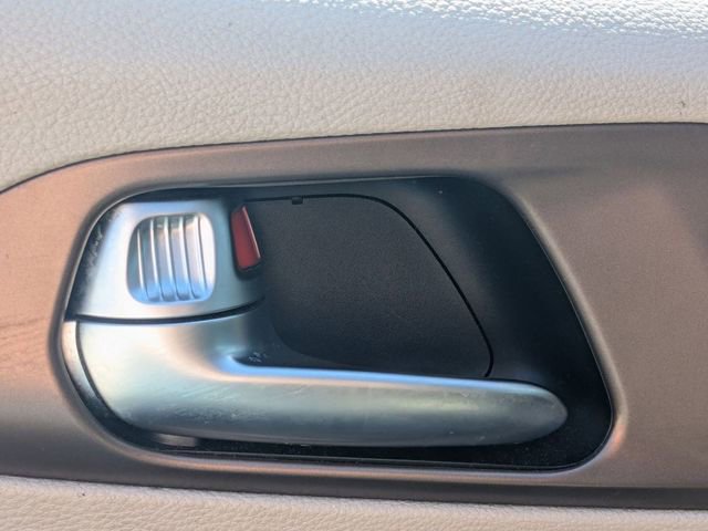 Used 2021 Chrysler Voyager LX image 13