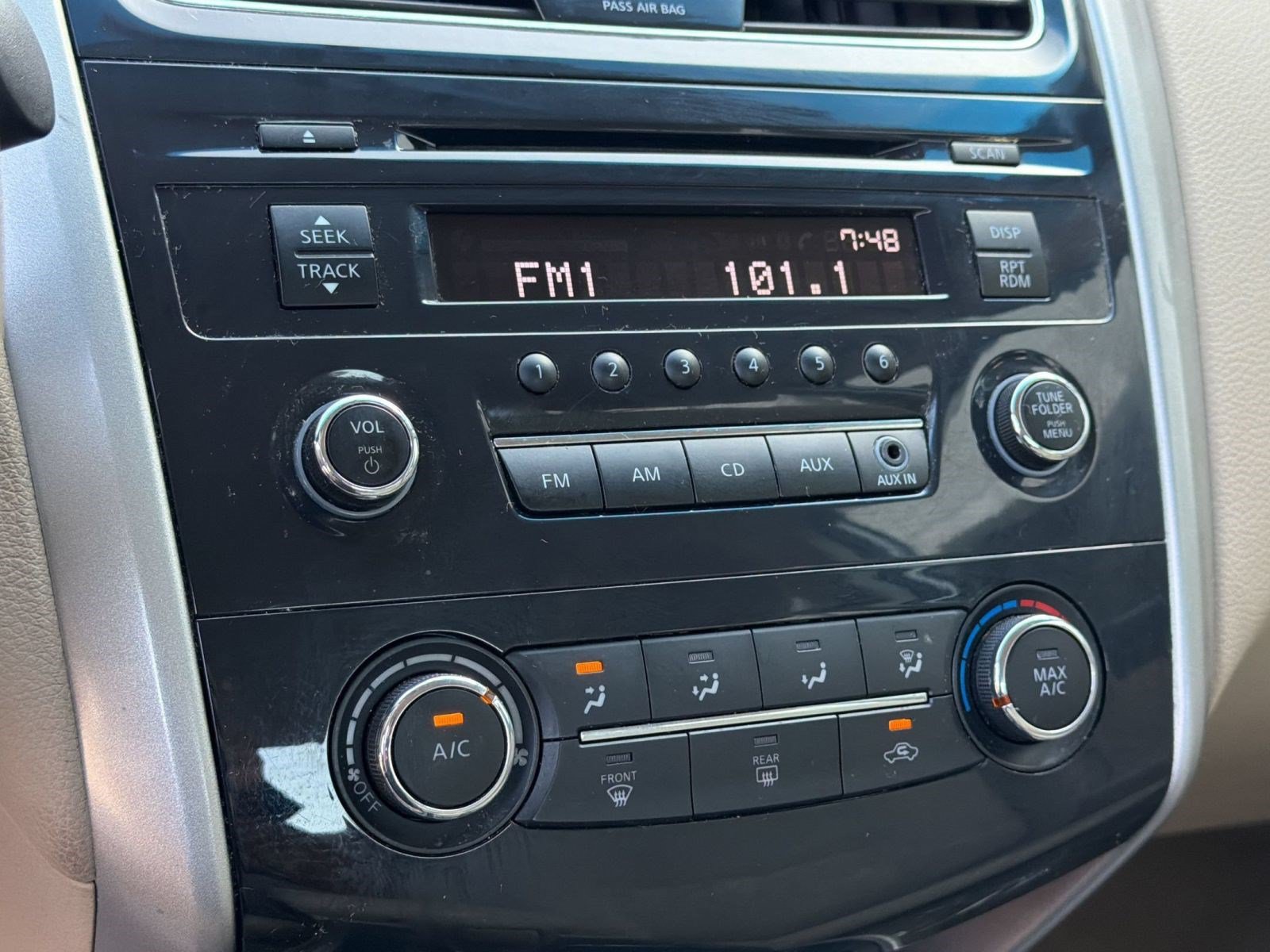 Used 2014 Nissan Altima FWD image 16