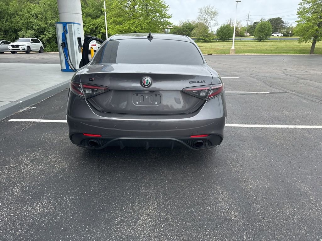 Used 2024 Alfa Romeo Giulia Veloce AWD/4WD image 6