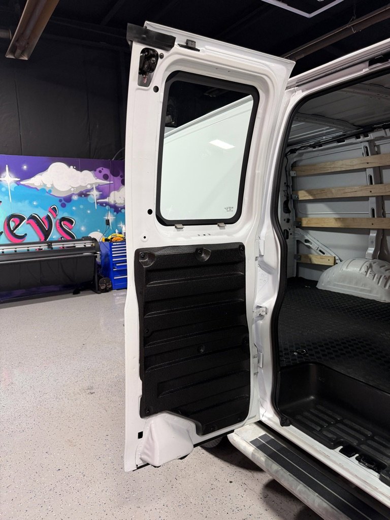 Used 2024 Chevrolet Express 2500 w/ Driver Convenience Package image 18