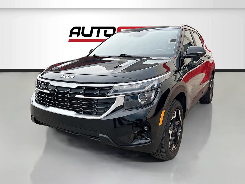 Used 2024 Kia Seltos EX AWD/4WD image 3