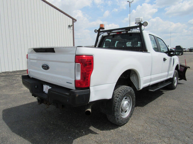 Used 2017 Ford F250 XL AWD/4WD image 3